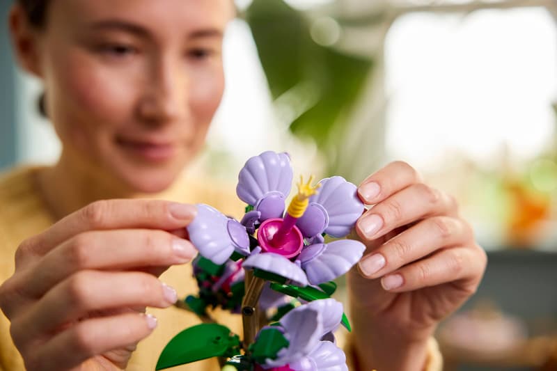 LEGO Hibiscus