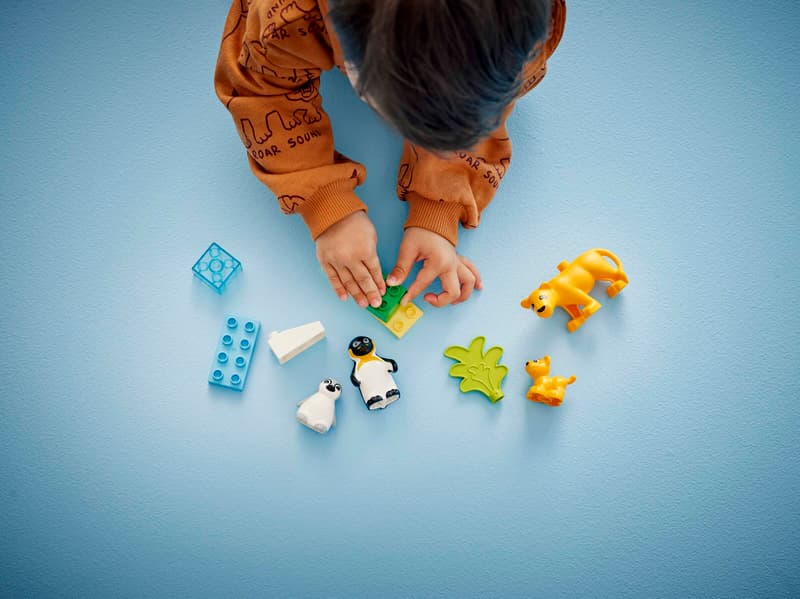 LEGO DUPLO® Wild Animal Families: Penguins & Lions