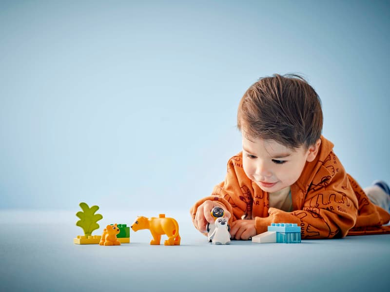 LEGO DUPLO® Wild Animal Families: Penguins & Lions
