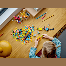 LEGO Creative Neon Fun