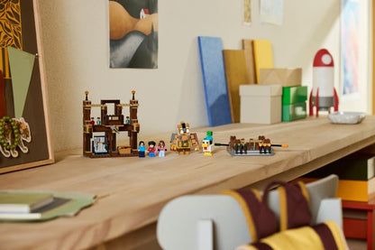 LEGO Woodland Mansion Fighting Ring