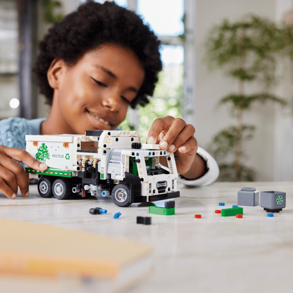 LEGO Mack® LR Electric Garbage Truck