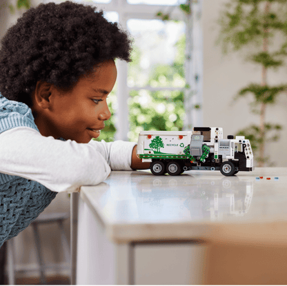 LEGO Mack® LR Electric Garbage Truck