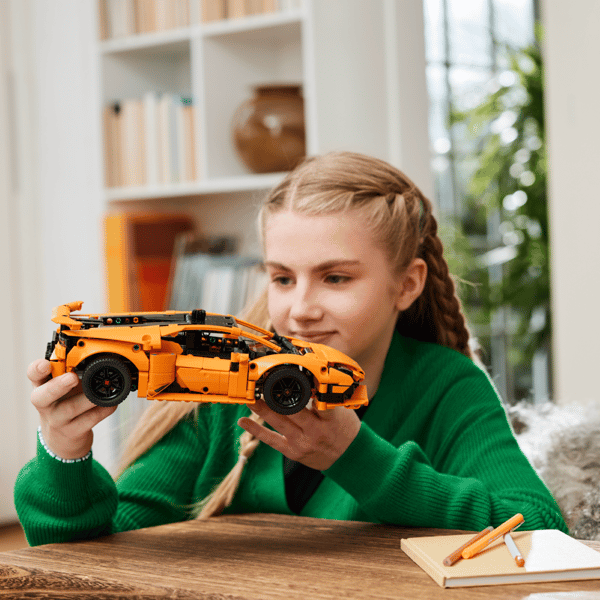 LEGO Lamborghini Huracán Tecnica Orange