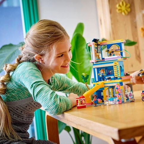 LEGO Heartlake City Friends Club House