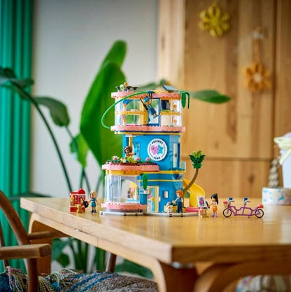 LEGO Heartlake City Friends Club House