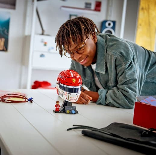LEGO Scuderia Ferrari HP F1® Team Charles Leclerc Helmet