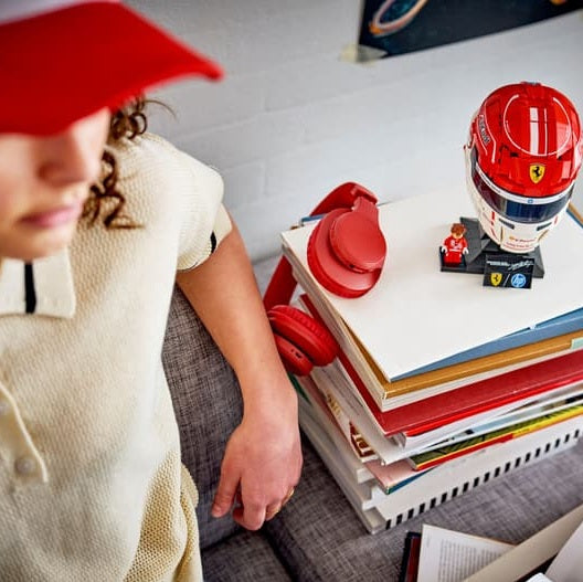 LEGO Scuderia Ferrari HP F1® Team Charles Leclerc Helmet