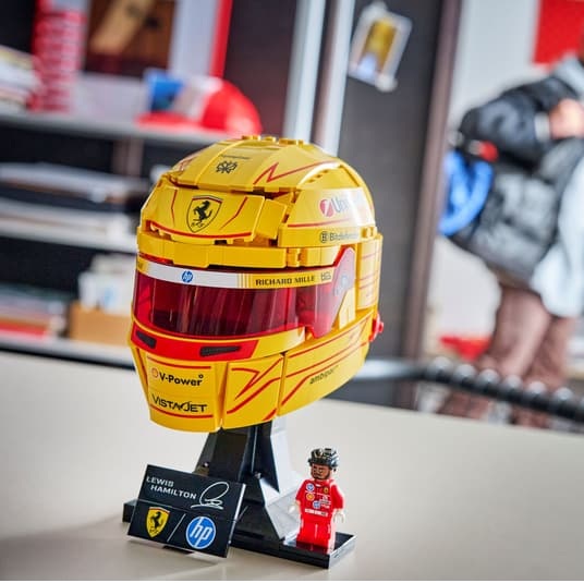 LEGO Scuderia Ferrari HP F1® Team Lewis Hamilton Helmet