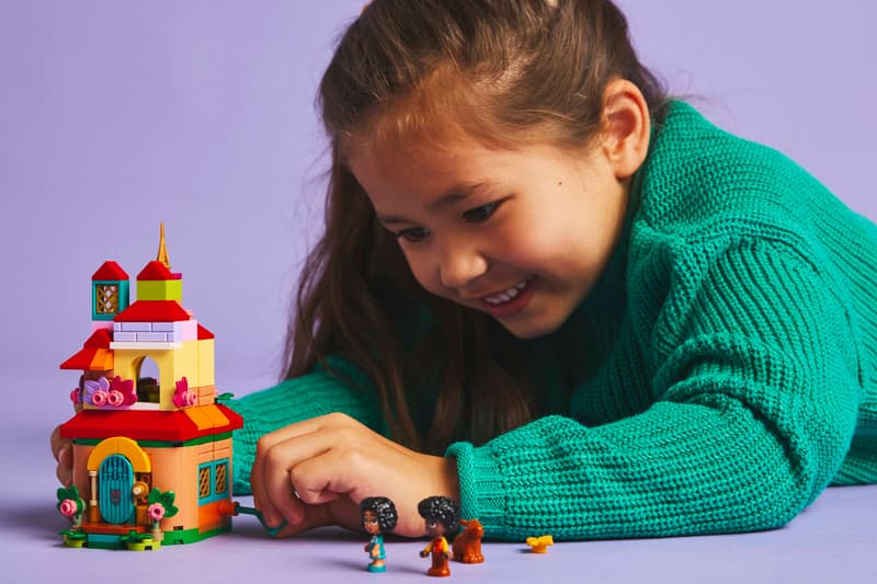 LEGO Encanto Mini House