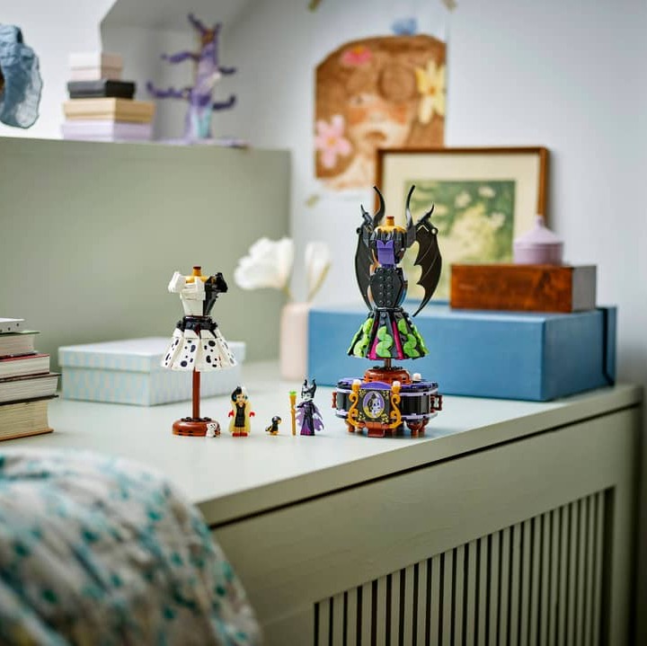 LEGO Disney Villains: Maleficent's and Cruella De Vil's Dresses