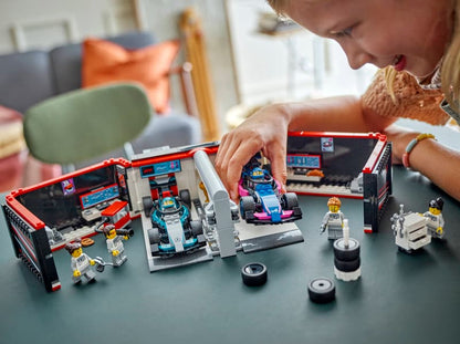 LEGO F1® Garage & Mercedes-AMG & Alpine Cars