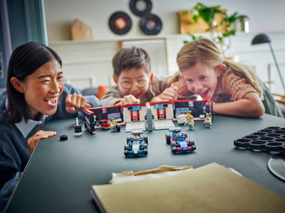 LEGO F1® Garage & Mercedes-AMG & Alpine Cars