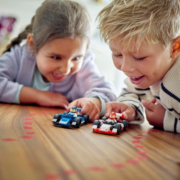 LEGO F1® Williams Racing & Haas F1® Race Cars