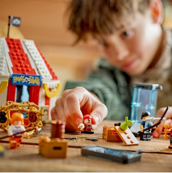 LEGO Buggy the Clown's Circus Tent