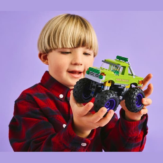 LEGO The Hulk Truck vs. Thanos