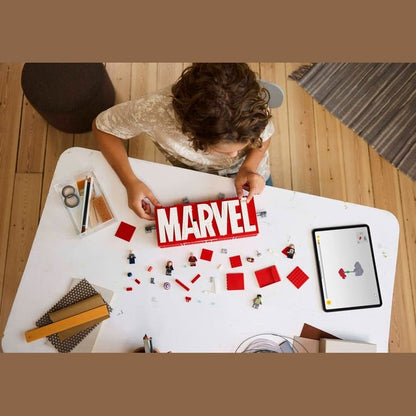 LEGO MARVEL Logo & Minifigures