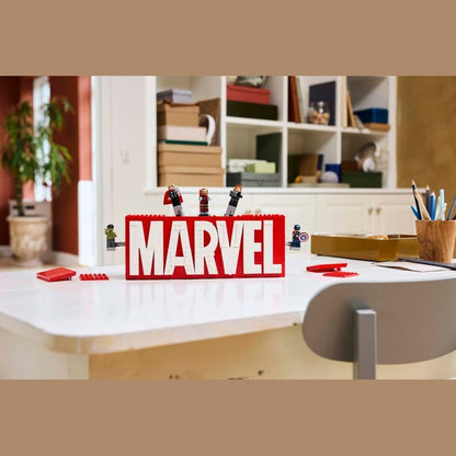 LEGO MARVEL Logo & Minifigures