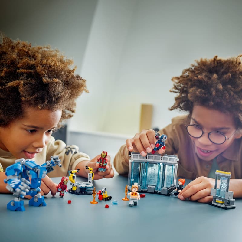 LEGO Iron Man's Laboratory: Hall of Armor