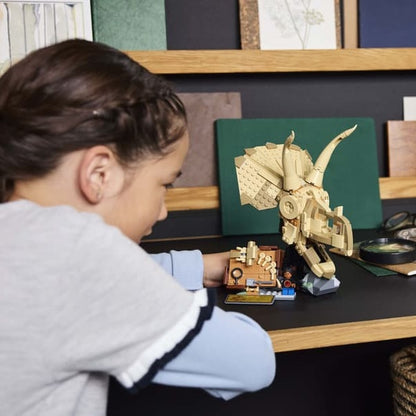 LEGO Dinosaur Fossils: Triceratops Skull
