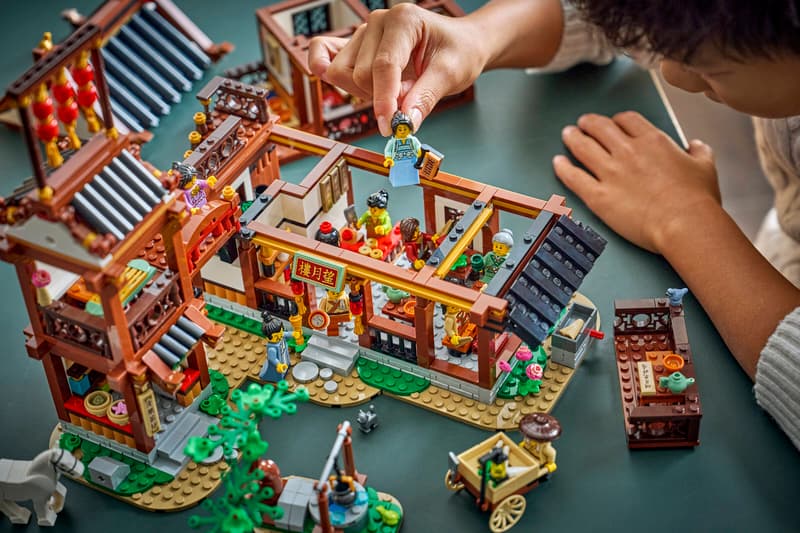 LEGO Ancient Moon-Gazing Inn