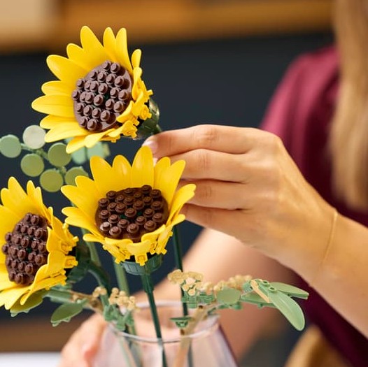LEGO Sunflower Bouquet