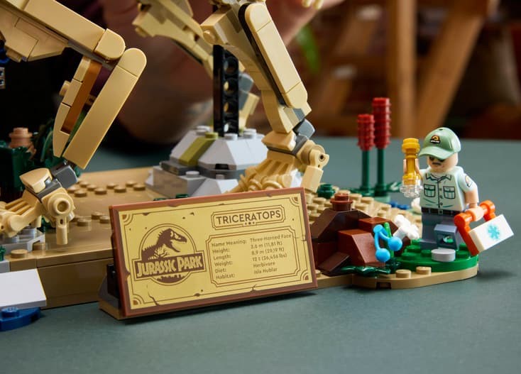 LEGO Dinosaur Fossils: Triceratops