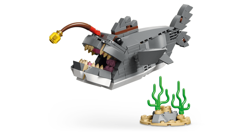 LEGO Fierce Shark with a Treasure Chest